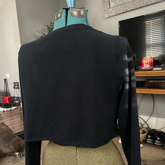 Abercrombie and Fitch Cropped Sweater - Picture 3 of 3